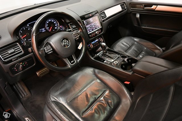 Volkswagen Touareg 16