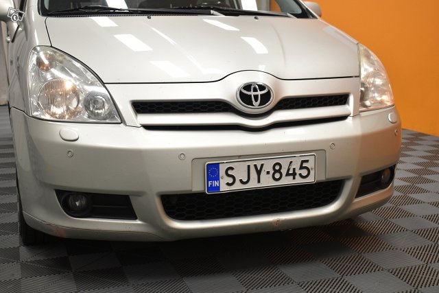 Toyota Corolla Verso 8