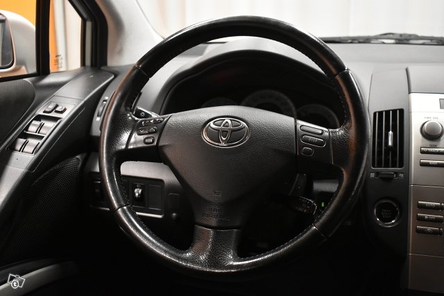 Toyota Corolla Verso 14