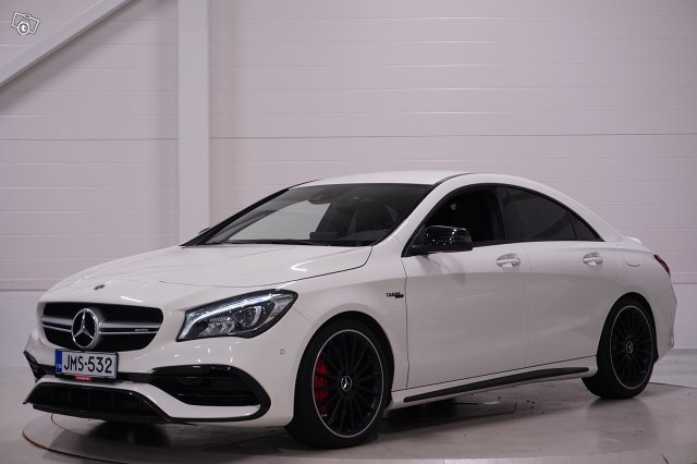 Mercedes-Benz CLA 45 AMG 1