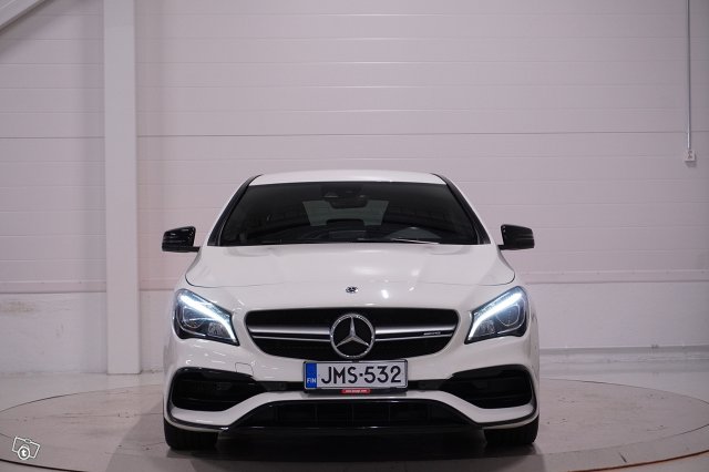 Mercedes-Benz CLA 45 AMG 2