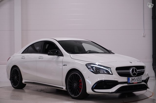 Mercedes-Benz CLA 45 AMG 3