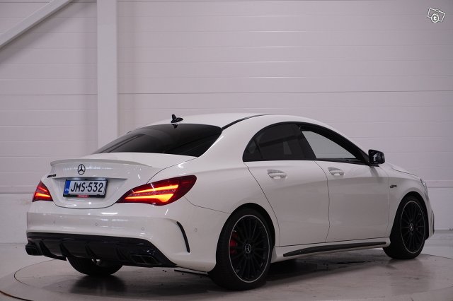 Mercedes-Benz CLA 45 AMG 5