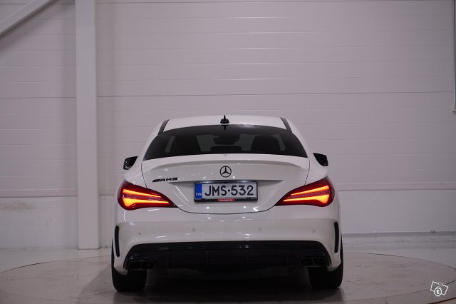 Mercedes-Benz CLA 45 AMG 6