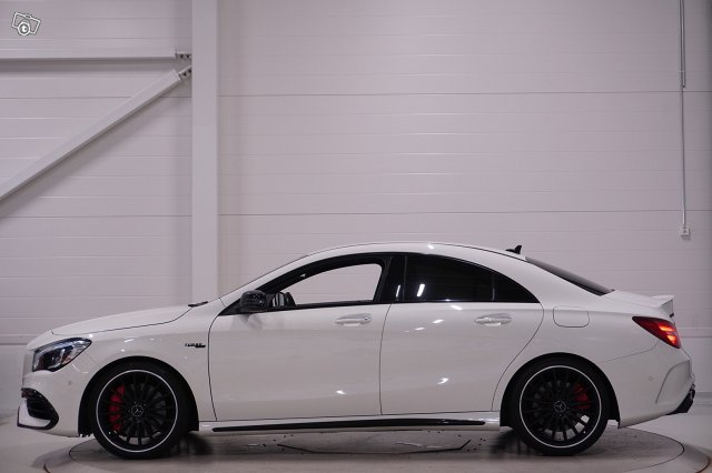 Mercedes-Benz CLA 45 AMG 8