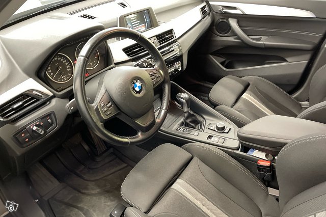 BMW X1 8