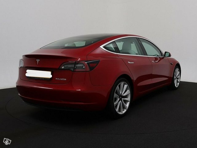 Tesla Model 3 2