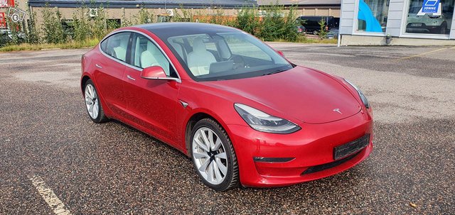 Tesla Model 3 9