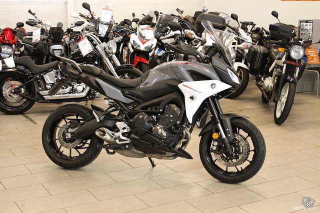 Yamaha MT-09 4