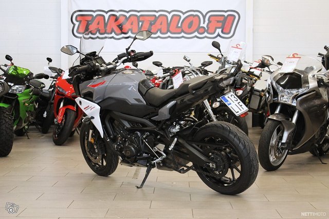 Yamaha MT-09 14