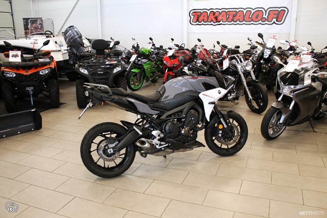 Yamaha MT-09 15