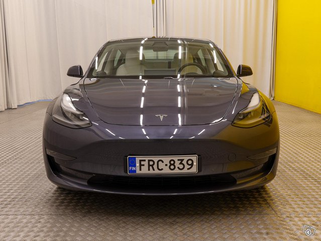 Tesla Model 3 23