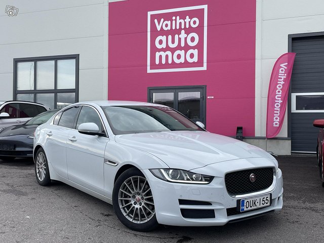 Jaguar XE