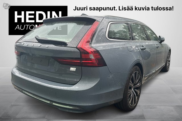 Volvo V90 2