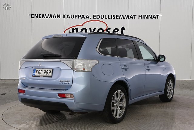 Mitsubishi OUTLANDER PHEV 3