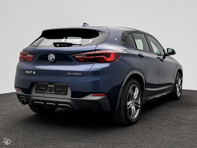 BMW X2 4