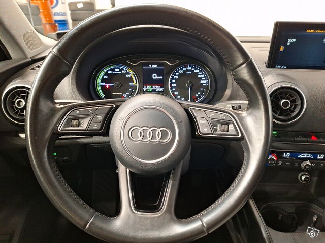 Audi A3 8