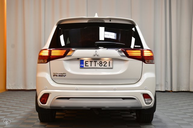 Mitsubishi Outlander 7