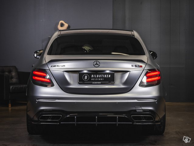 Mercedes-Benz E 63 AMG 5