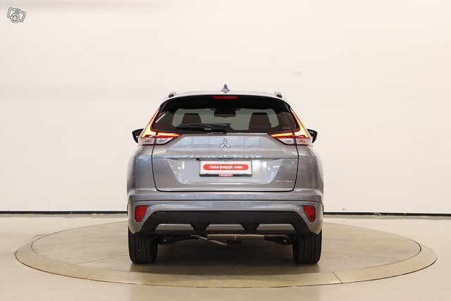 Mitsubishi ECLIPSE CROSS 6