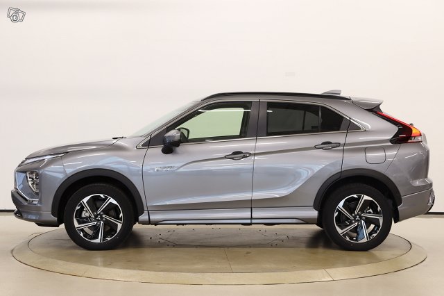 Mitsubishi ECLIPSE CROSS 8