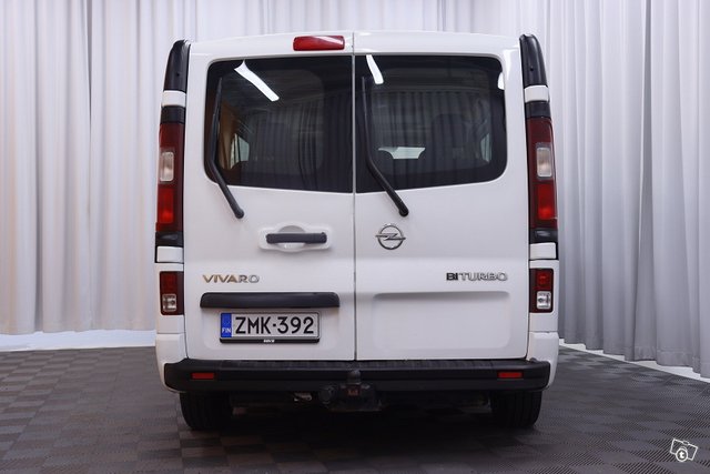 Opel Vivaro 6