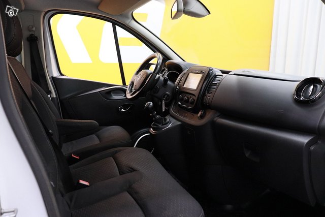 Opel Vivaro 10