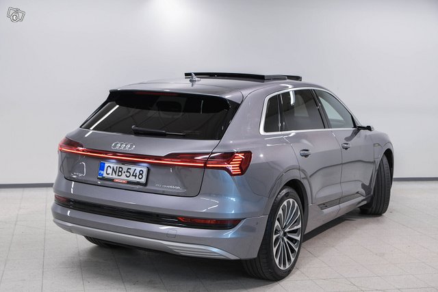 Audi E-tron 5