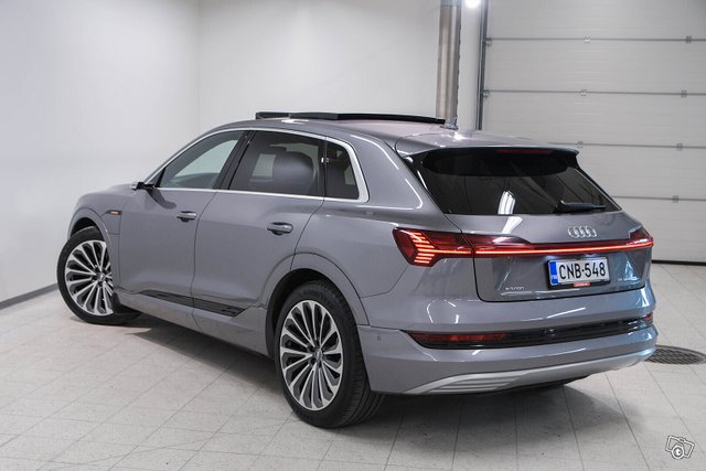 Audi E-tron 7