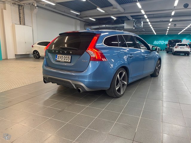 Volvo V60 4