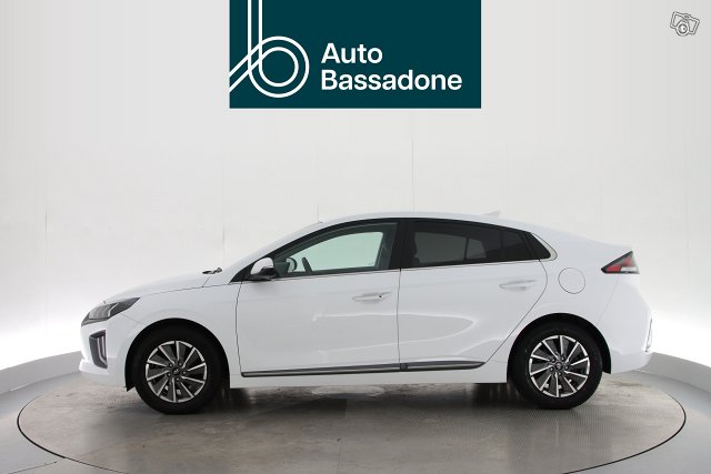 HYUNDAI IONIQ Electric 8