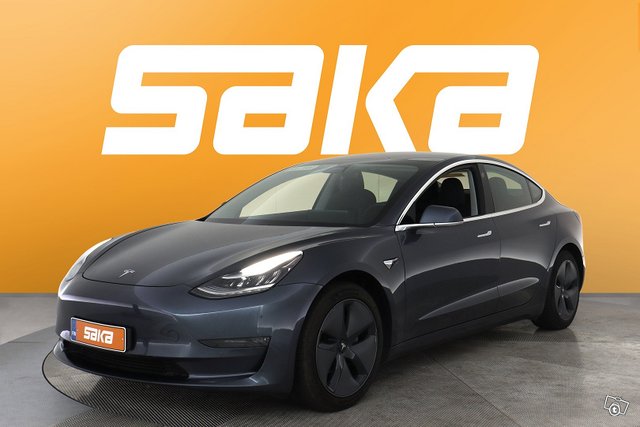 Tesla Model 3 4