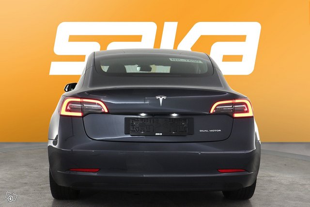 Tesla Model 3 7