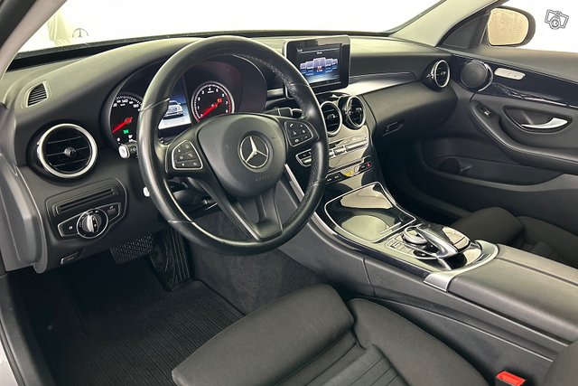 Mercedes-Benz C 8