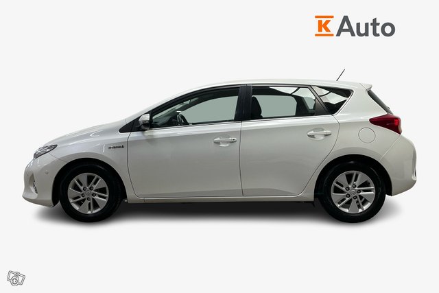 Toyota Auris 5