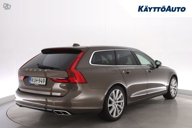 VOLVO V90 4