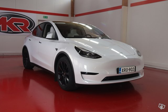 Tesla Model Y 3