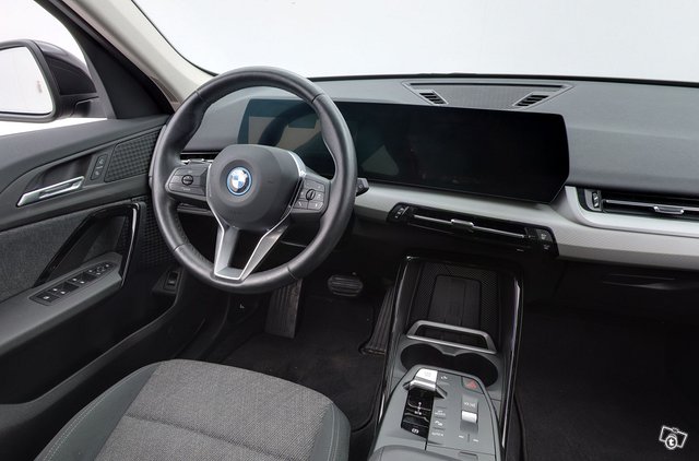 BMW IX1 9