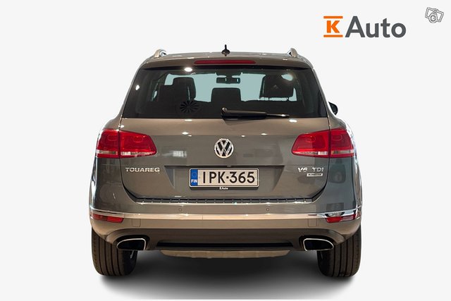 VOLKSWAGEN TOUAREG 3