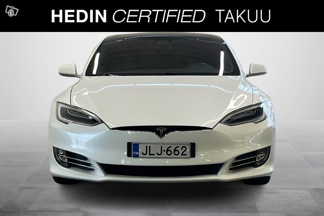 Tesla Model S 4