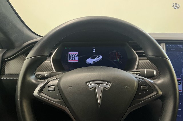 Tesla Model S 11