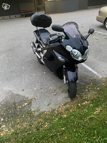 Kawasaki zzr 1