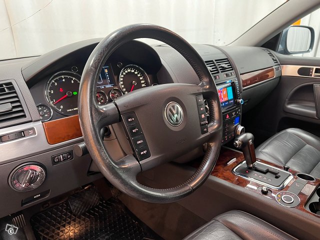 Volkswagen Touareg 12