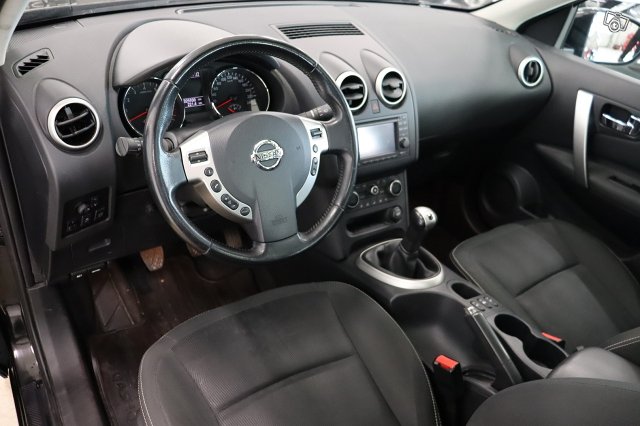 Nissan Qashqai 11