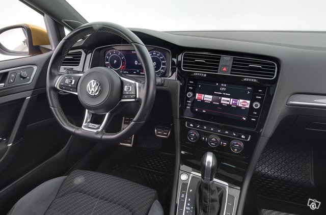 Volkswagen Golf 12