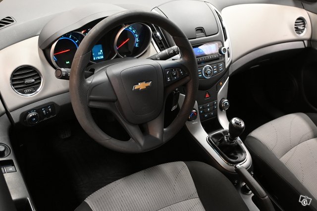 Chevrolet Cruze 8