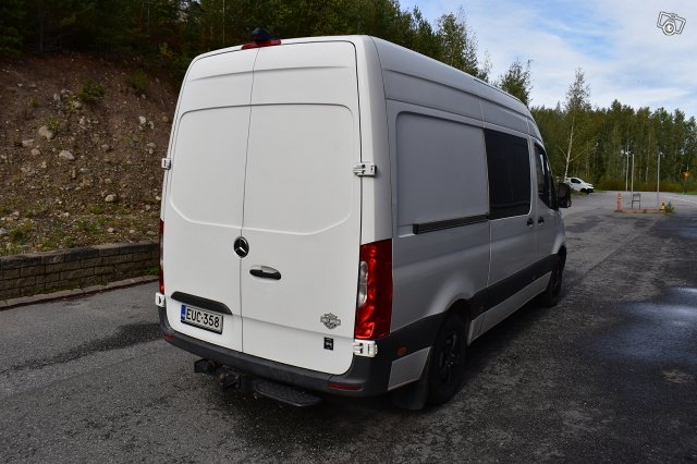 Mercedes-Benz Sprinter 2