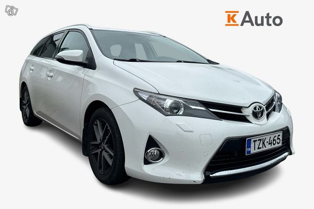 TOYOTA Auris