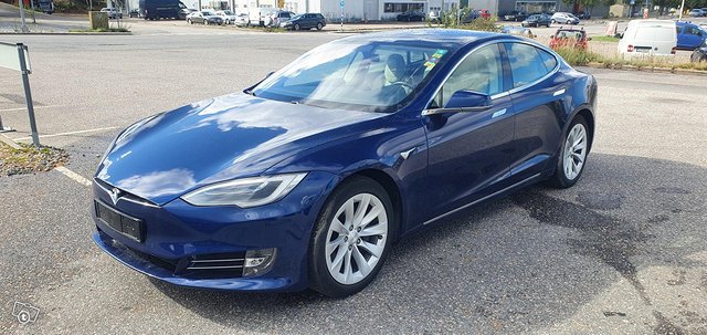 Tesla Model S 1