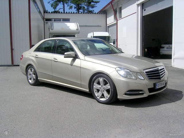 Mercedes-Benz E 4